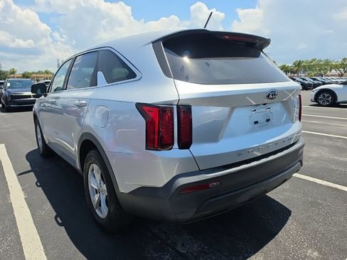 Certified 2021 Kia Sorento LX FWD image 12