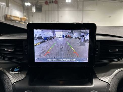 Used 2020 Ford Explorer XLT AWD/4WD image 25