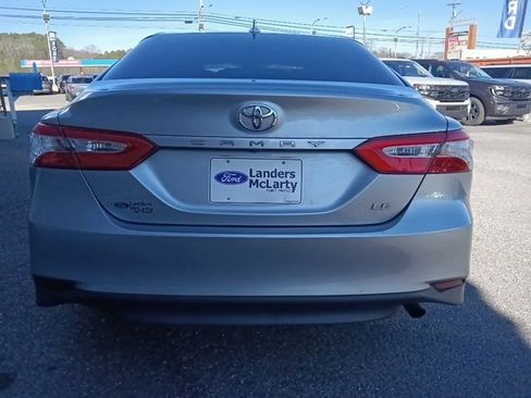 Used 2019 Toyota Camry L image 4