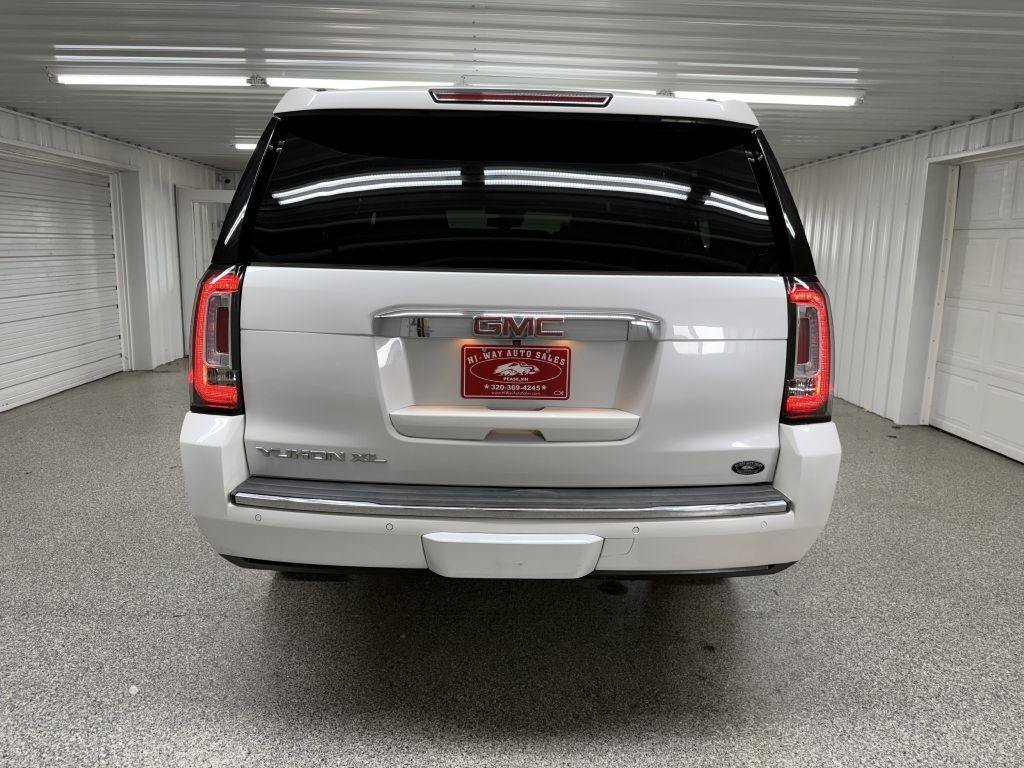 Used 2017 GMC Yukon XL Denali w/ Open Road Package AWD/4WD image 5