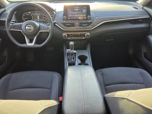 Used 2025 Nissan Altima 2.5 SV FWD image 16