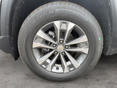 New 2026 Chevrolet Equinox LT w/ Convenience Package II AWD/4WD image 9