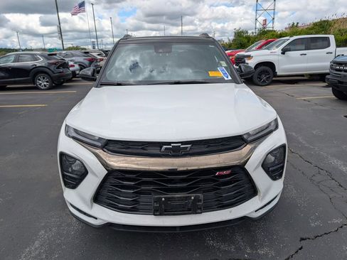 Used 2023 Chevrolet TrailBlazer RS w/ Convenience Package AWD/4WD image 2