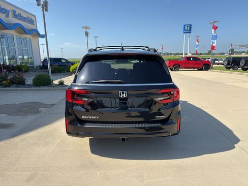 Used 2025 Honda Odyssey Touring image 6