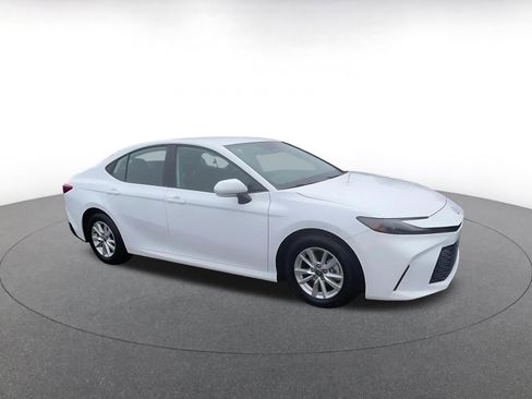 Used 2025 Toyota Camry LE image 2