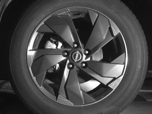 Used 2025 Nissan Rogue SV AWD/4WD image 12
