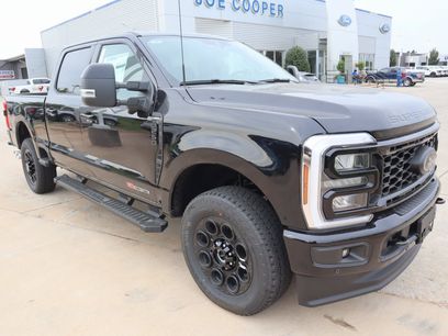 New 2026 Ford F250 Lariat w/ Black Appearance Package