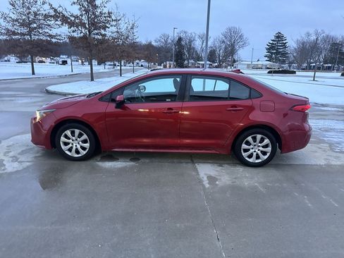 Used 2021 Toyota Corolla LE image 25