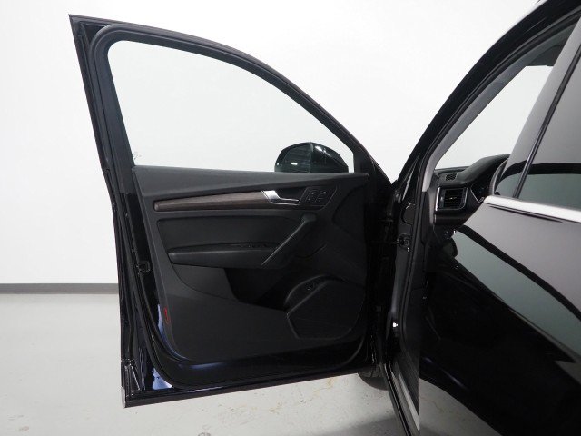 Used 2023 Audi Q5 2.0T Premium w/ Convenience Package AWD/4WD image 46