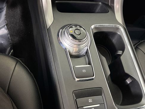 Used 2020 Ford Fusion SEL FWD image 17