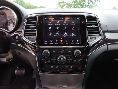 Certified 2020 Jeep Grand Cherokee Overland AWD/4WD image 21