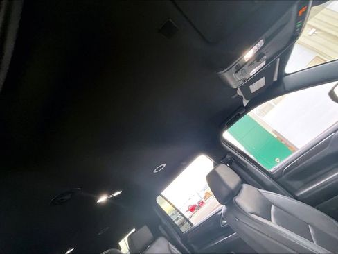 Used 2024 Chevrolet Suburban LT image 22