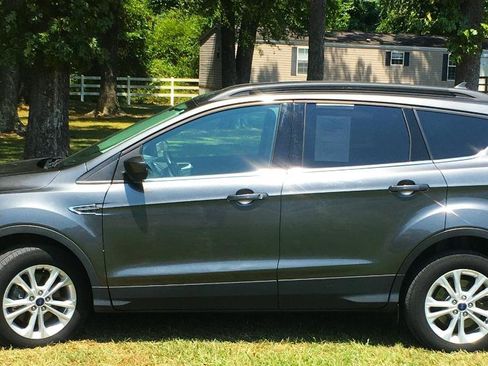 Used 2018 Ford Escape SEL AWD/4WD image 2