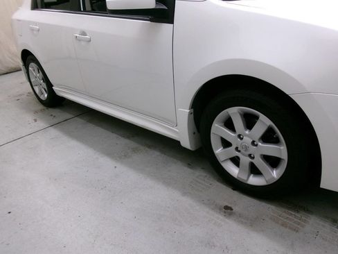 Used 2011 Nissan Sentra 2.0 SR w/ Convenience Pkg image 9