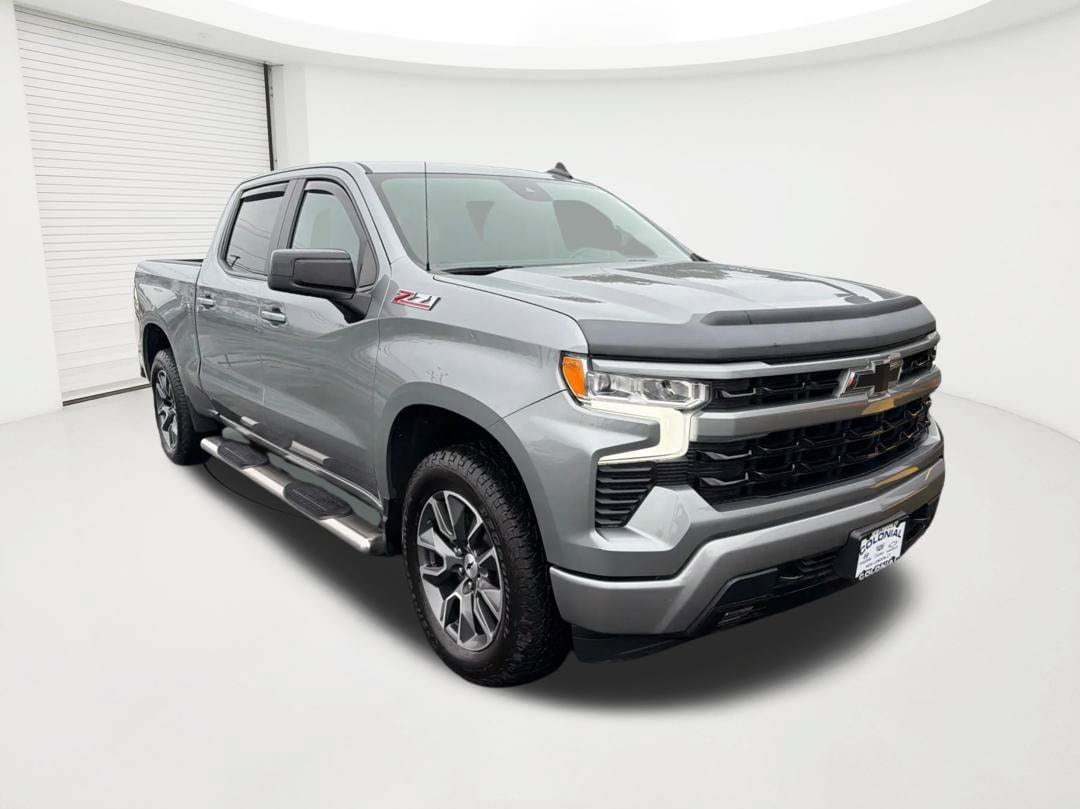 Used 2023 Chevrolet Silverado 1500 RST AWD/4WD image 3