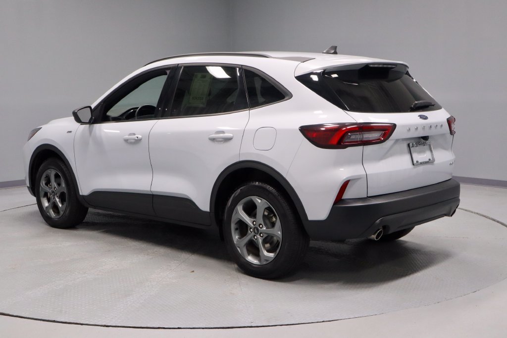 Certified 2025 Ford Escape ST-Line AWD/4WD image 8