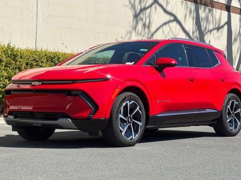 Used 2024 Chevrolet Equinox EV LT image 8