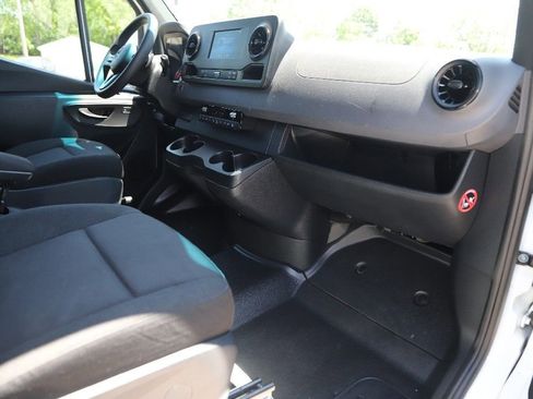 Used 2024 Mercedes-Benz Sprinter 2500 image 48
