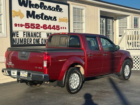 Used 2018 Nissan Frontier SV image 6