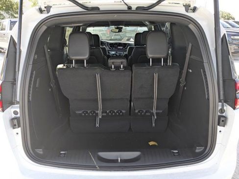 New 2026 Chrysler Pacifica Select FWD image 12