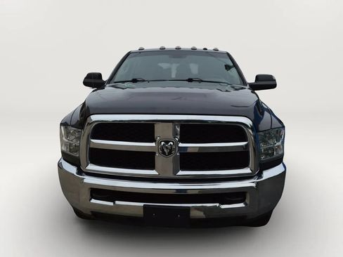 Used 2018 RAM 2500 Tradesman w/ Chrome Appearance Group AWD/4WD image 2