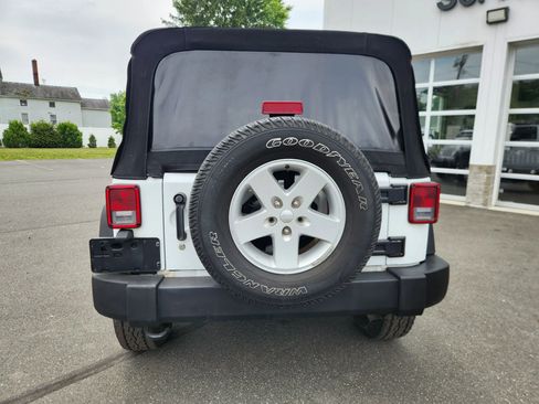 Used 2017 Jeep Wrangler Unlimited Sport w/ Quick Order Package 24S AWD/4WD image 13