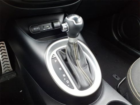 Used 2016 Kia Soul + w/ Designer's Package image 18