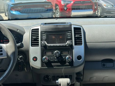 Used 2016 Nissan Frontier SV w/ SV Value Truck Package AWD/4WD image 15