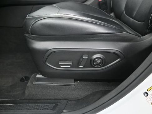 Used 2022 Jeep Grand Cherokee Limited AWD/4WD image 12