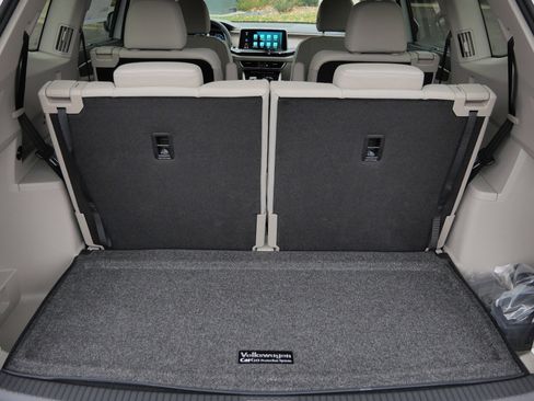 New 2026 Volkswagen Atlas SE image 6