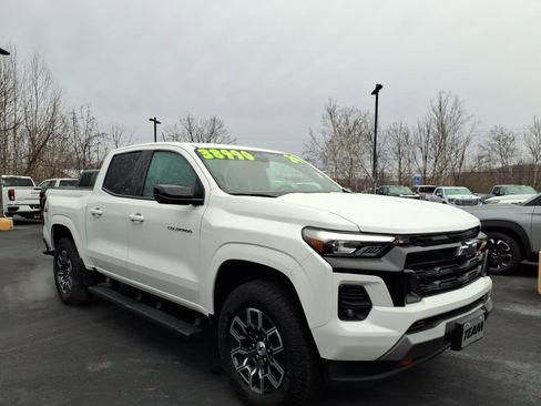 Used 2024 Chevrolet Colorado Z71 w/ Z71 Convenience Package 2 image 1