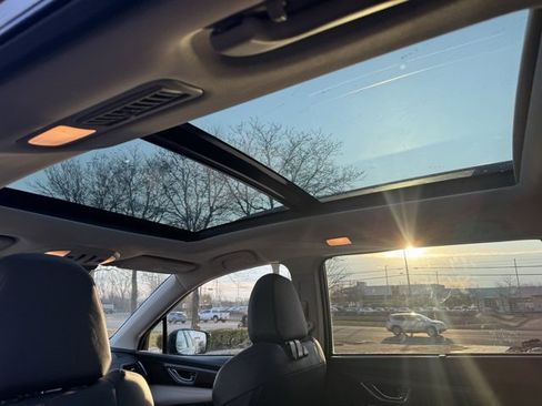 Used 2021 Subaru Ascent Touring image 9