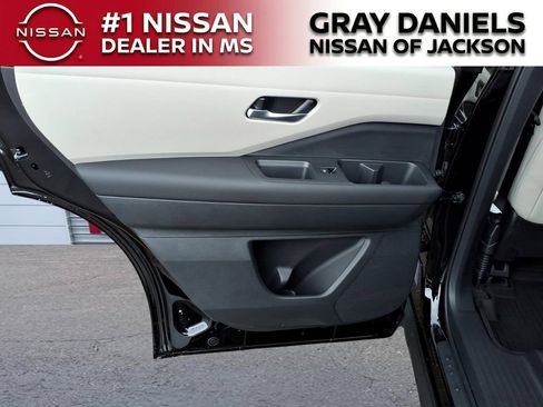 New 2026 Nissan Pathfinder SL FWD image 9