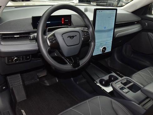 Certified 2025 Ford Mustang Mach-E Select w/ Comfort Package Lite AWD/4WD image 32