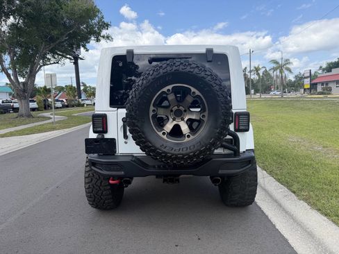 Used 2016 Jeep Wrangler Unlimited Rubicon AWD/4WD image 4