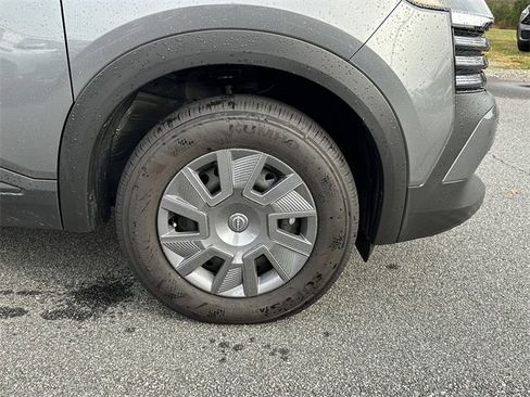 Certified 2025 Nissan Kicks S image 13