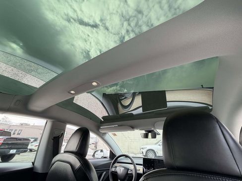 Used 2021 Tesla Model 3 Long Range image 18