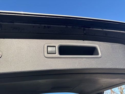 Used 2022 Toyota Highlander XSE image 18