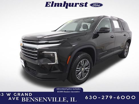 Used 2024 Chevrolet Traverse LT image 1