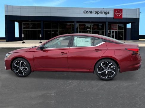 New 2025 Nissan Altima 2.5 SR image 2