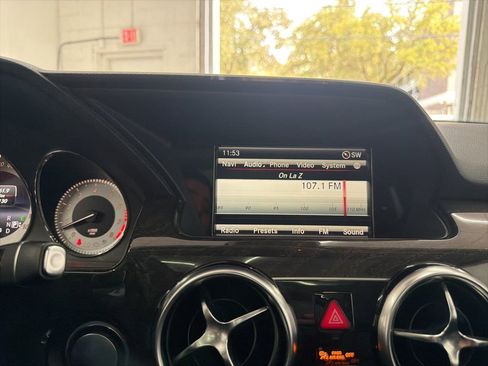 Used 2015 Mercedes-Benz GLK 350 2WD image 32