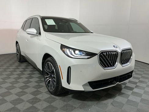 Certified 2025 BMW X3 xDrive30i w/ Premium Package AWD/4WD image 4