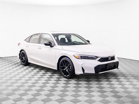 Used 2025 Honda Civic Sport image 10