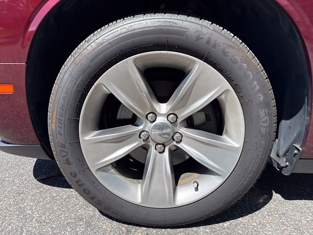 Used 2018 Dodge Challenger SXT RWD image 10