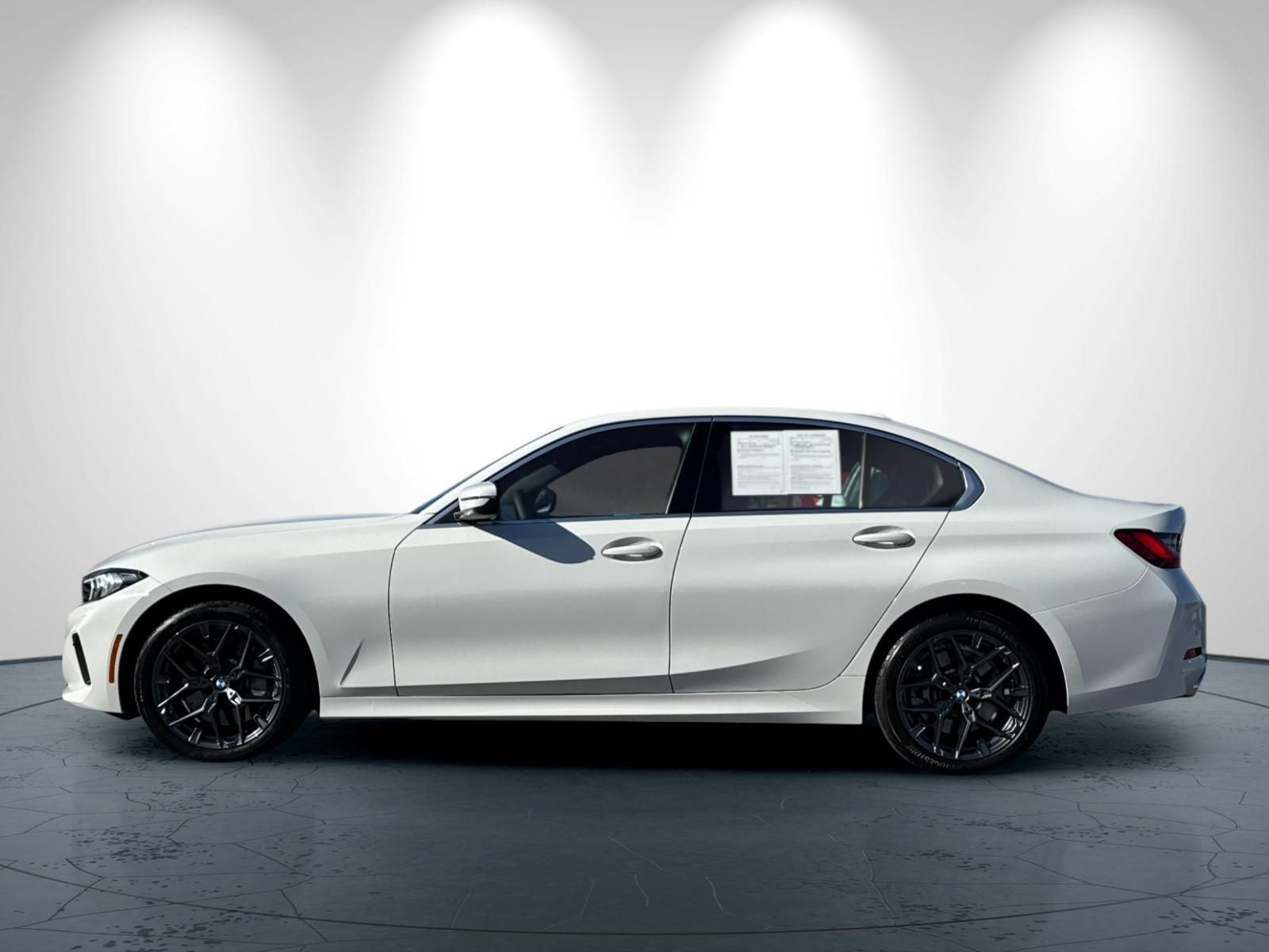 Used 2025 BMW 330i Sedan w/ Premium Package RWD image 7