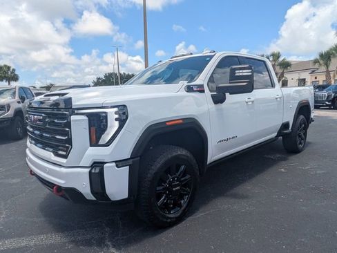 Used 2024 GMC Sierra 2500 AT4 w/ AT4 Premium Plus Package AWD/4WD image 7