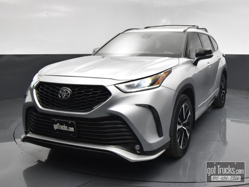 Used 2021 Toyota Highlander XSE FWD image 50