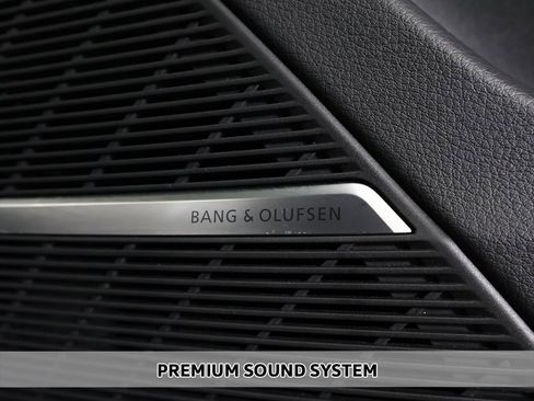 Used 2024 Audi Q8 Premium Plus image 5