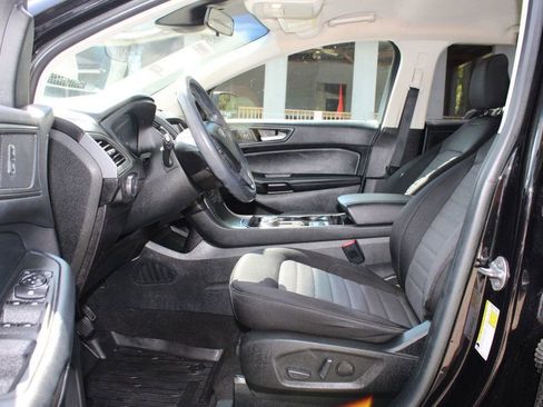 Used 2020 Ford Edge SE image 8