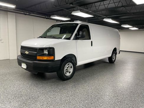 Used 2014 Chevrolet Express 2500 Extended image 5